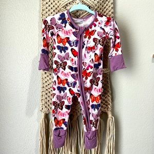 🦋 Butterfly Kisses 🦋 Little Sleepies zippy size NEWBORN